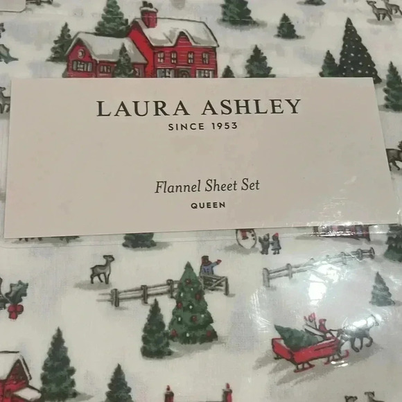 Laura Ashley Flannel Sheet Set Holiday Christmas Village Cottage Queen Size - Picture 2 of 9